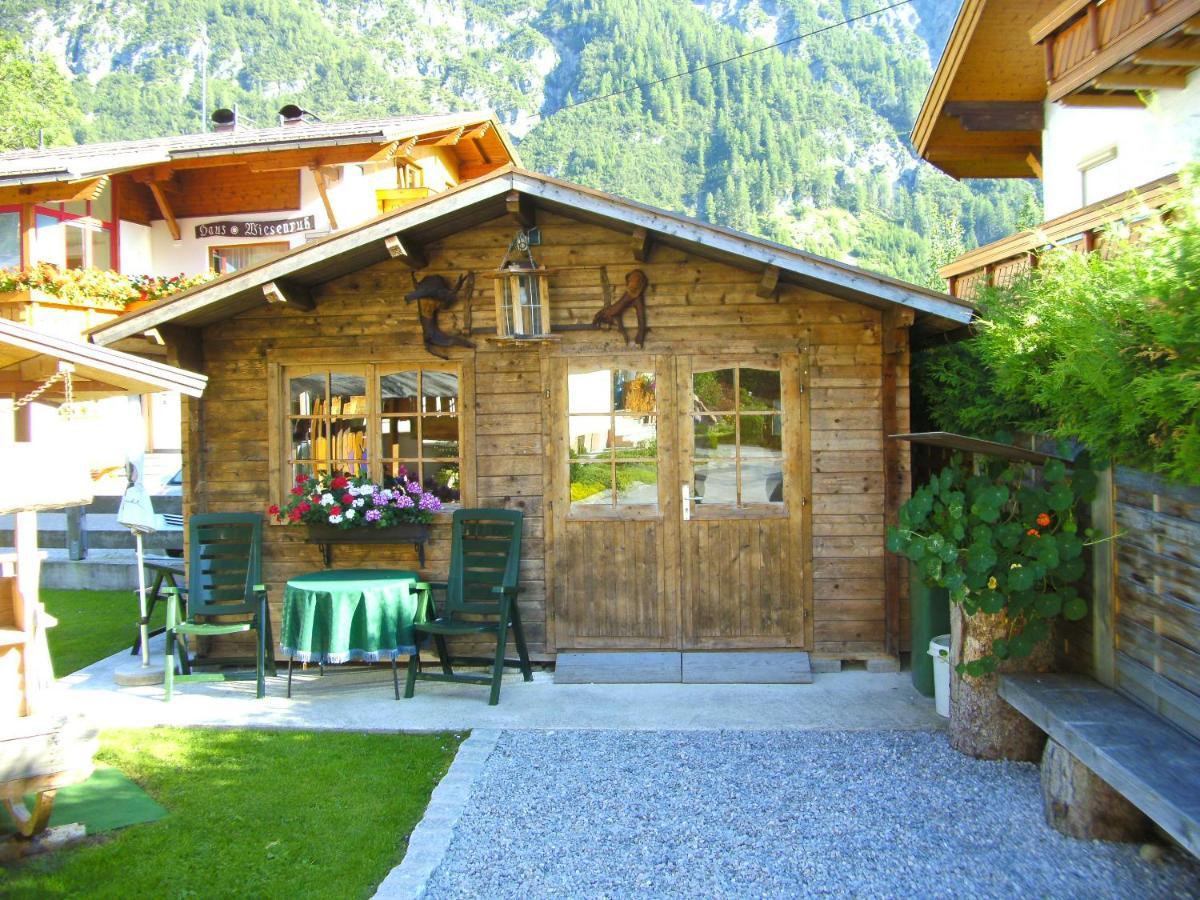 Ferienwohnung Landhaus Bader Holzgau Exterior foto